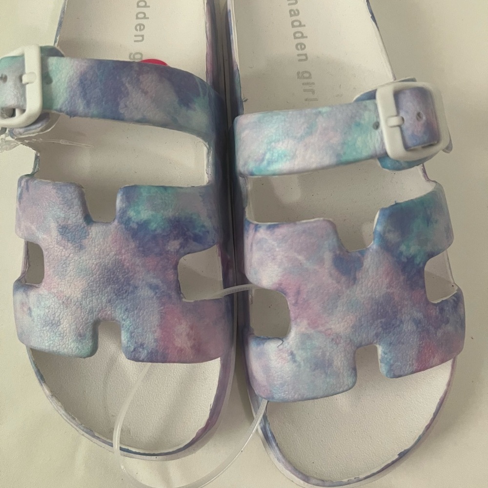 Madden Girl Multicolor Buckle‎ Slip On Sandals, Brand New - Picture 3 of 10
